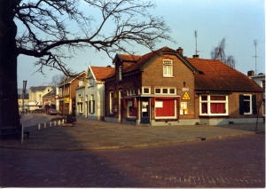 F5902 Hoek Zutphenseweg- Burg. Galleestraat 1985 1